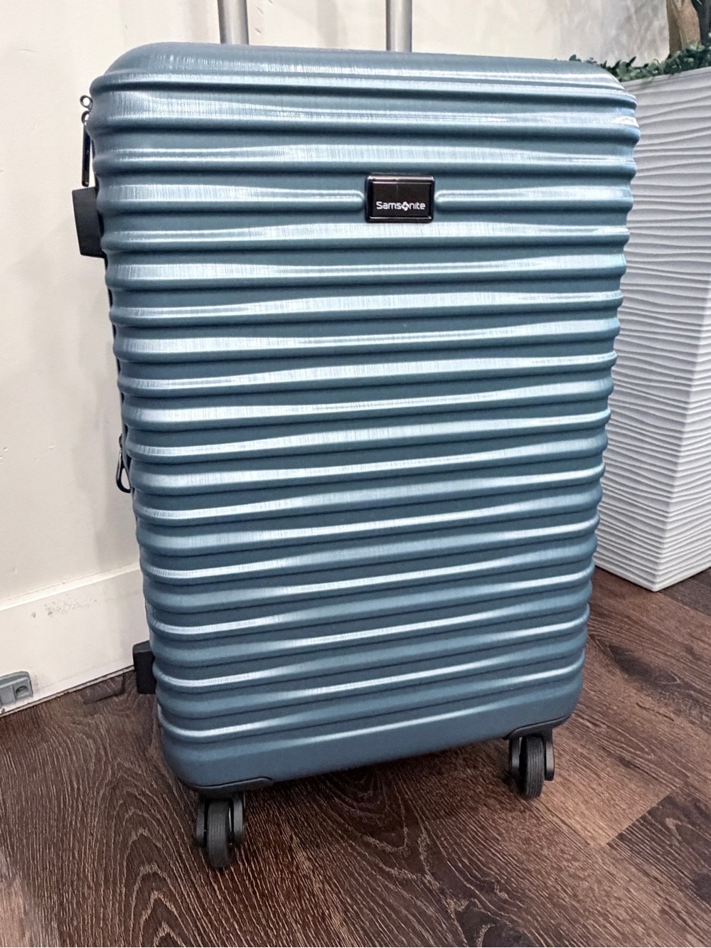 Samsonite ✈️🛩Uptempo Lux Large Hardside Spinner Luggage elemental suitcase - Picture 10 of 14